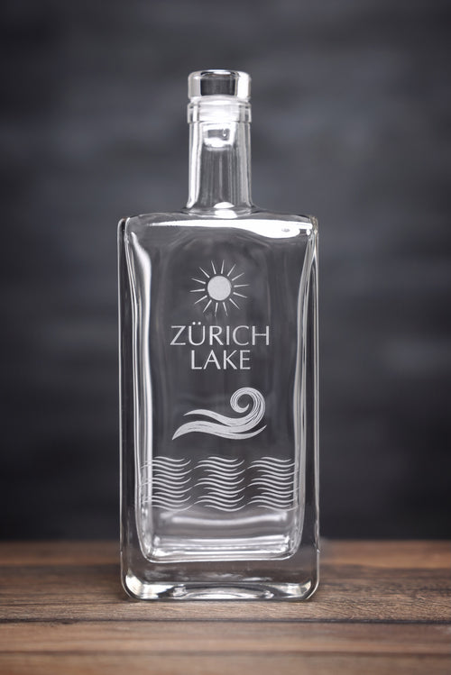 SchweizerLuft® Zurich Lake Edition 500 ml glass bottle with Zurich Lake engraving